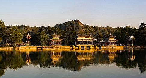 《哥谭骑士》《自杀小队》确认将参加DC FanDome